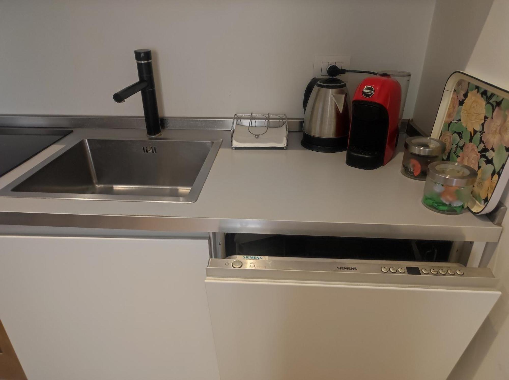 Maria Holiday Homes -Vitruvio 42 Appartamenti Милано Екстериор снимка